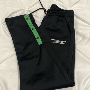 BOOHOO MAN NYLON PANTS SIZE XS